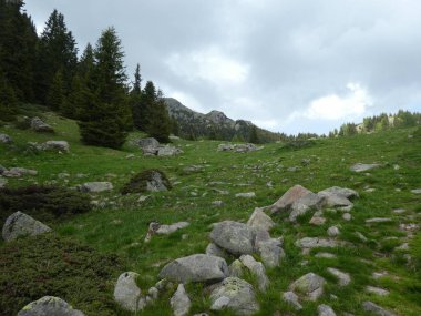 Rock Panorama Manzara tyrol İtalya Avrupa bulutlar kötü hava ile dağların Zirvesi