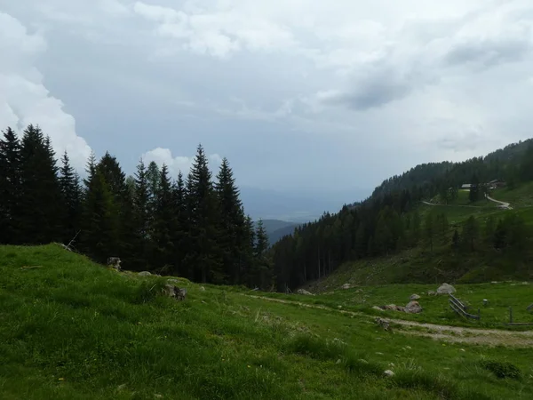 Вершина Скалы Панорама Пейзаж Гор Южном Тироле Италии Европа Облаками — стоковое фото