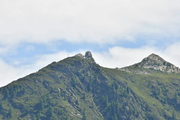 Sommet Rocher Dans Les Nuages Des Montagnes Dans Tyrol Sud — Photo