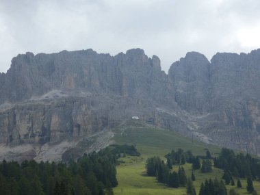 zirve rock panorama manzara Dağları'nın Güney Tirol İtalya Avrupa bulutlar vahşi doğa gökyüzü 