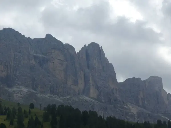 Opoka Panorama Pejzaż Szczyt Góry Południowym Tyrolu Włochy Europy Chmury — Zdjęcie stockowe