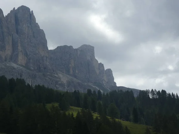 Opoka Panorama Pejzaż Szczyt Góry Południowym Tyrolu Włochy Europy Chmury — Zdjęcie stockowe