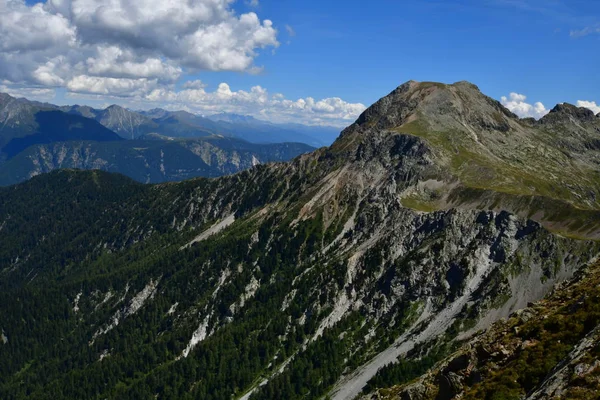 Вершина Скалы Панорамный Пейзаж Гор Южном Тироле Италии Облака Европы — стоковое фото