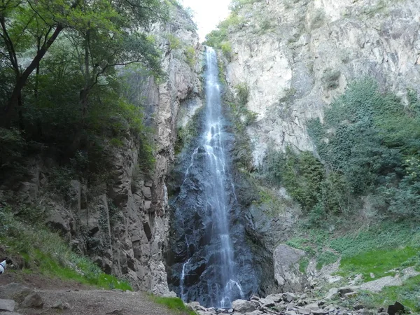 Großer Hoher Wasserfall Den Bergen Von Südtirol Italien Europa — Stockfoto