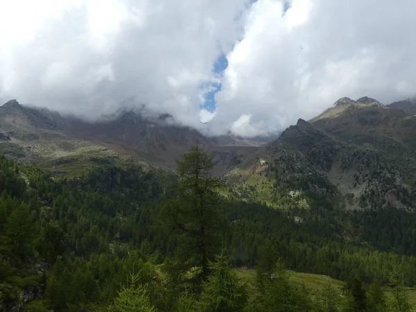 山顶岩石全景风景的高山在南部蒂罗尔欧洲天空云天狂放自然 — 图库照片