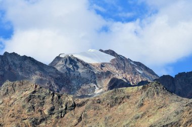 zirve rock panorama manzara Dağları'nın Güney Tirol İtalya Avrupa gökyüzü bulutlar vahşi doğa orman ağaçları