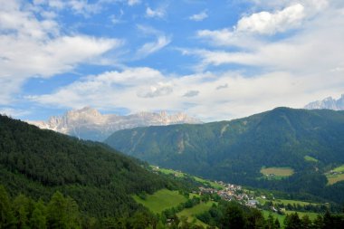 zirve rock panorama manzara Dağları'nın Güney Tirol İtalya Avrupa gökyüzü bulutlar vahşi doğa
