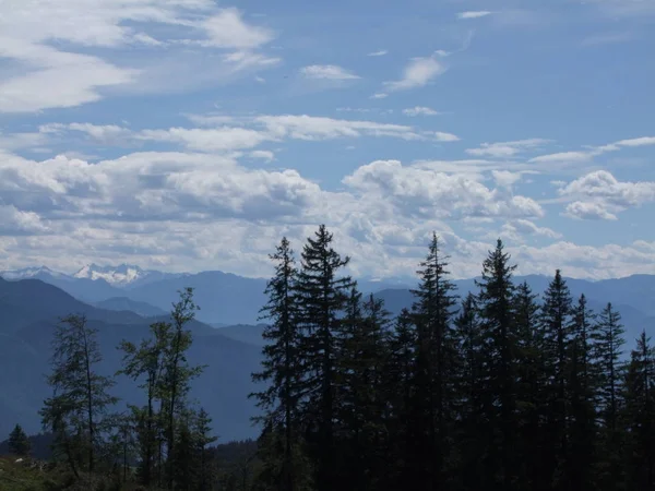 zirve rock panorama manzara yüksek dağlar tyrol İtalya Avrupa bulutlar vahşi doğa gökyüzü