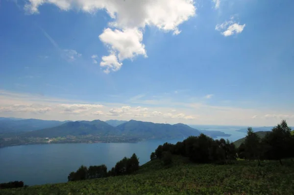 Lago Maggiore Las Montañas Italia Cumbre Roca Panorama Paisaje Naturaleza — Foto de Stock