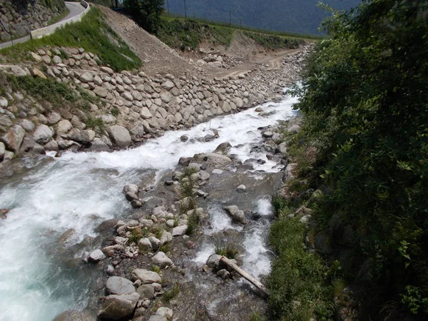 South Tyrol Talya Avrupa Nın Dağlarda Vahşi Akışı Taş Taş — Stok fotoğraf