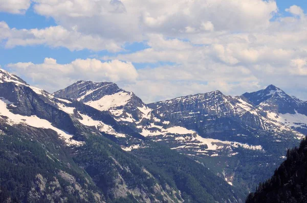 Top Rock Bergen Van Italië Met Sneeuw Top — Stockfoto