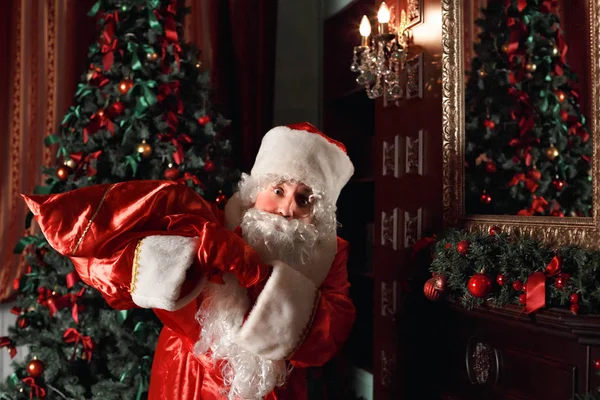 Santa Claus Een Haast Giften Geven Aan Iedereen Als Iedereen — Stockfoto