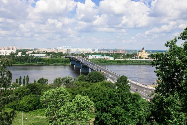 Város Oroszországban Volga Hidat Nizhny Novgorod Nyáron Város Nyizsnyij Novgorod — Stock Fotó