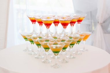 Olay, parti veya Ziyafet Resepsiyon düğün garson ile şampanya piramit