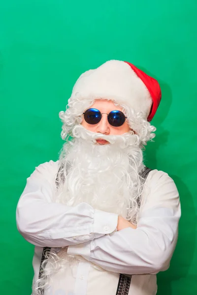 Portret Van Stijlvolle Kerstman Kleur Achtergrond Modieuze Kerstman Een Groene — Stockfoto