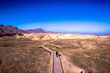 Antik Nisa kalıntıları gelen turist