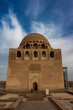 Sultan Sanjar Hanedanı büyük Türkmen-Selçuklular, Dar-ül-ahira (diğer Dünya) tanınmış bir inci Ayrıntılar onun zarif korelasyon tarafından İslam mimarisinin olarak hükümdarı Türbesi.