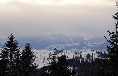 Kış dağlar sabah kara sevdanın