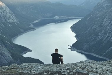 Trolltunga Norveç'te hiking