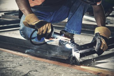 İnsanlar sanayi metal kaynak