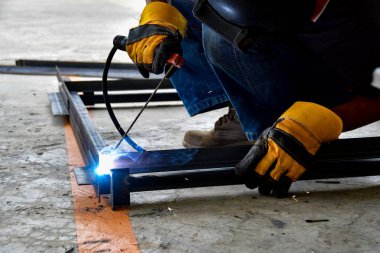 İnsanlar sanayi metal kaynak