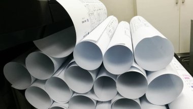 yakın plan çizimleri, haddelenmiş kağıtlara binanın vurdu