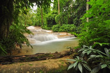 Kao Fu şelale Lampang Tayland at