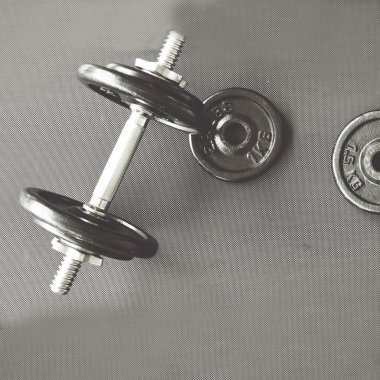 dumbbell ve halter salonunda katta