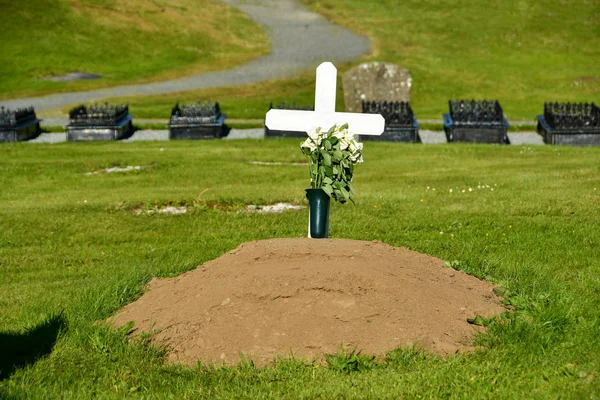 Vieille Tombe Dans Cimetière — Photo