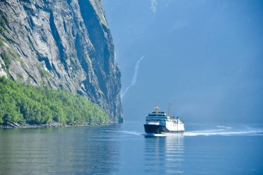 geiranger Norveç'te feribot ile seyahat