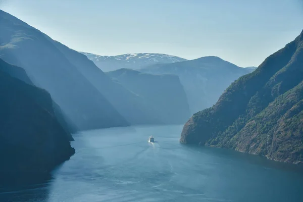 Reis per ferry in geiranger Noorwegen — Stockfoto
