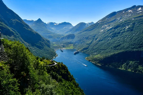 Viaje en ferry en geiranger norway — Foto de Stock