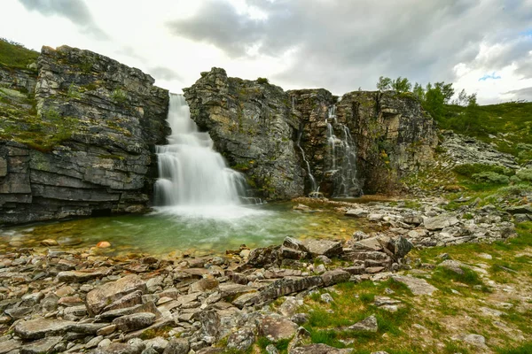 Storulfossen waterval aan Mysusaeter Noorwegen — Stockfoto