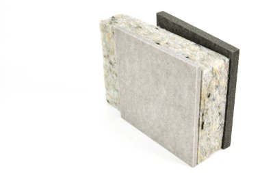 beyaz arka plan üzerinde akustik tahta malzemeleri