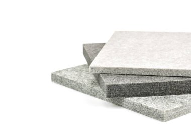 beyaz arka plan üzerinde akustik tahta malzemeleri