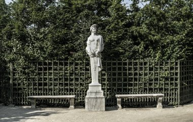 Tüm dünyada ünlü Versailles kale bahçe