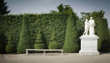 Tüm dünyada ünlü Versailles kale bahçe