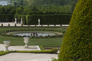 Tüm dünyada ünlü Versailles kale bahçe