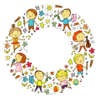 yaratıcı çocuklar dans, şarkı, futbol oynarken, gitar çalmak, keman, kağıttan modeller yapma.