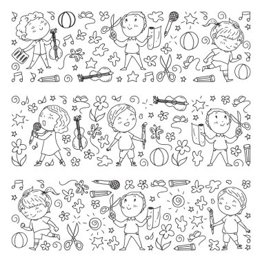 yaratıcı çocuklar dans, şarkı, futbol oynarken, gitar çalmak, keman çalmak, kağıttan model yapmak. Beyaz arka planda tek renkli.