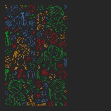 yaratıcı çocuklar dans, şarkı, futbol oynarken, gitar çalmak, keman çalmak, kağıttan model yapmak. kara tahta üzerinde renkli tebeşir çizim.