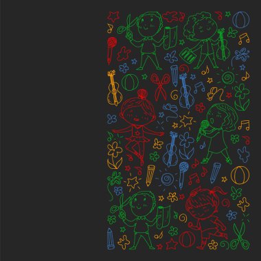 yaratıcı çocuklar dans, şarkı, futbol oynarken, gitar çalmak, keman çalmak, kağıttan model yapmak. kara tahta üzerinde renkli tebeşir çizim.