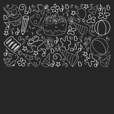 Doğum günü tema tasarımı ile sevimli yaratıcı kart şablonları kümesi. Tatil için El Çizilmiş kart, parti davetiyeleri. Vektör illüstrasyon. Tahta üzerine tek renkli tebeşir çizimi.