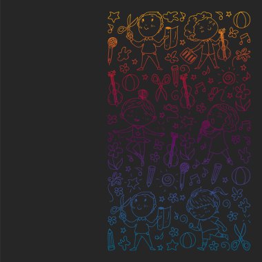 yaratıcı çocuklar dans, şarkı, futbol oynarken, gitar çalmak, keman çalmak, kağıttan model yapmak. Kara tahtaüzerinde degrade çizimi.