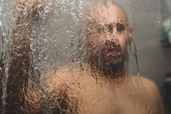 Homem Asiático Britânico Tomando Banho Chuveiro Com Espaço Cópia Homem — Fotografia de Stock