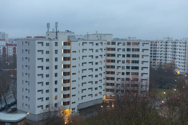 Mieszkania socjalne w Berlinie m rkisches viert, w dystrykcie marca — Zdjęcie stockowe