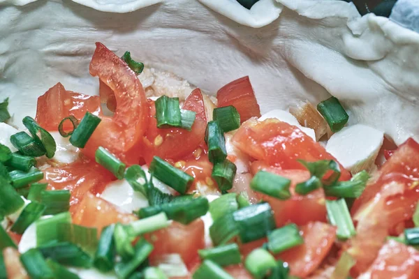 Polonya Mutfağındaki Polonya Masasında Lezzetli Tarta Pastası Hazırlayın — Stok fotoğraf