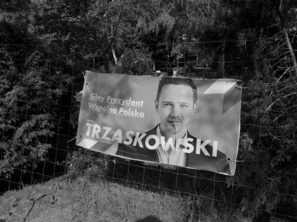 Valgkampagne Tid Polakker Vælge Præsidenten Deres Land Kandidatplakater Kunstnerisk Look - Stock-foto