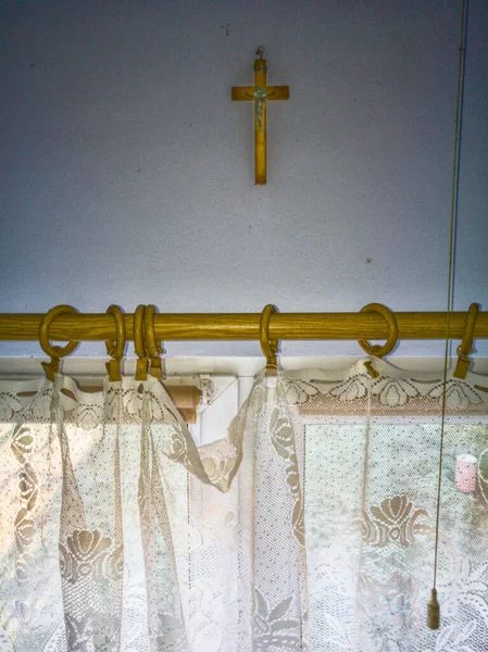 Apresentam Crucifixos Domésticos Olhar Artístico Cores Vivas Vintage Símbolos Decoração — Fotografia de Stock