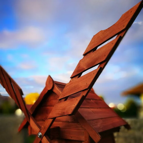 風車だ ヴィンテージ鮮やかな色の芸術的な外観 — ストック写真